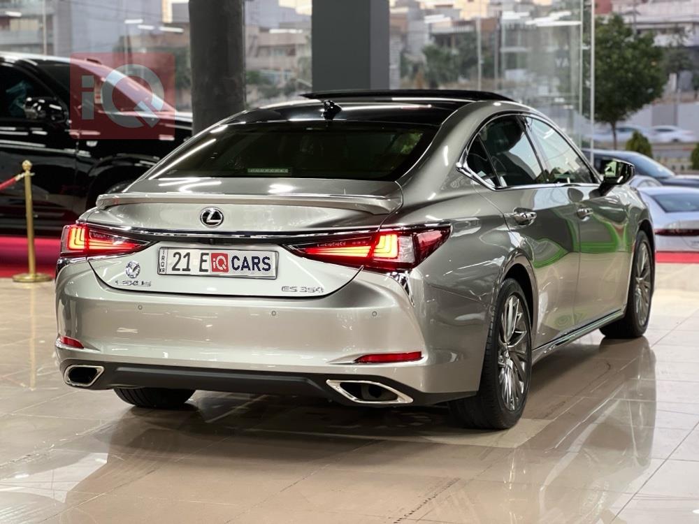 https://cdn.iqcars.ioc930f4ce-6dc6-4672-b967-d34b3b7e38f4_12.jpg